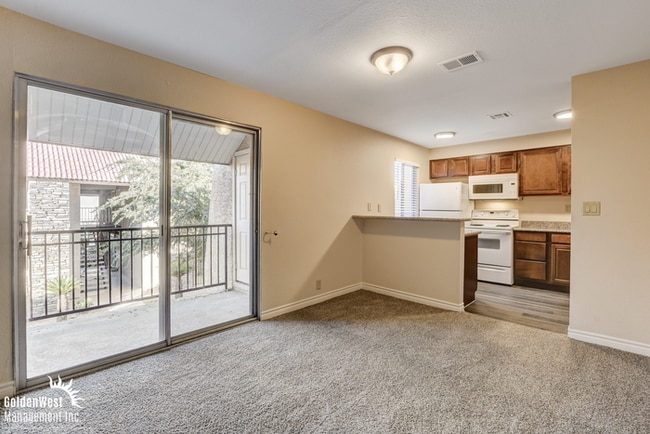 Building Photo - Amazing 2Bdm 2Ba Condo Located in the Guard-Gated Bella Vita Community!