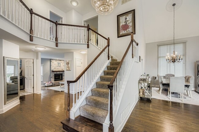 Building Photo - 53 Falcon Pl