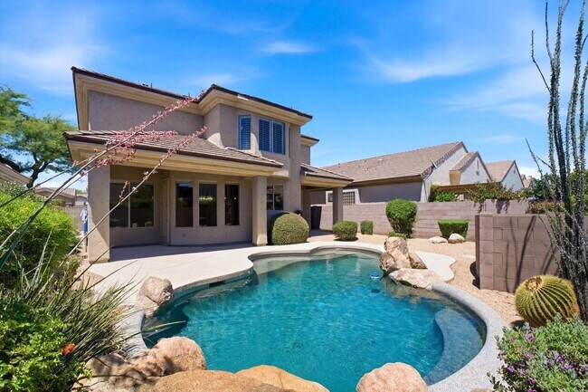 Building Photo - 7647 E Los Gatos Dr