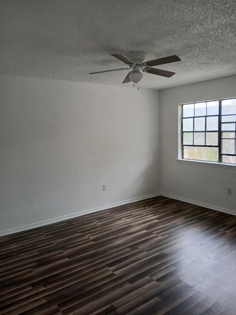 Building Photo - 913 N 7th St