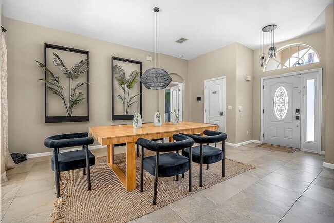 Building Photo - 412 N Hampton Dr