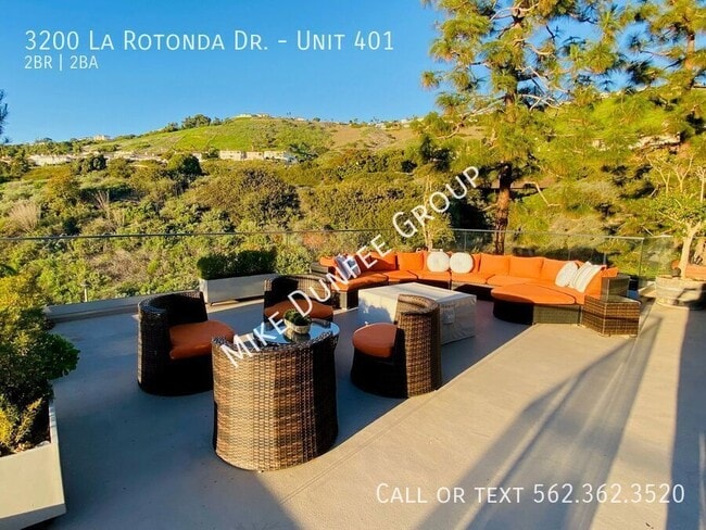 Building Photo - 3200 La Rotonda Dr