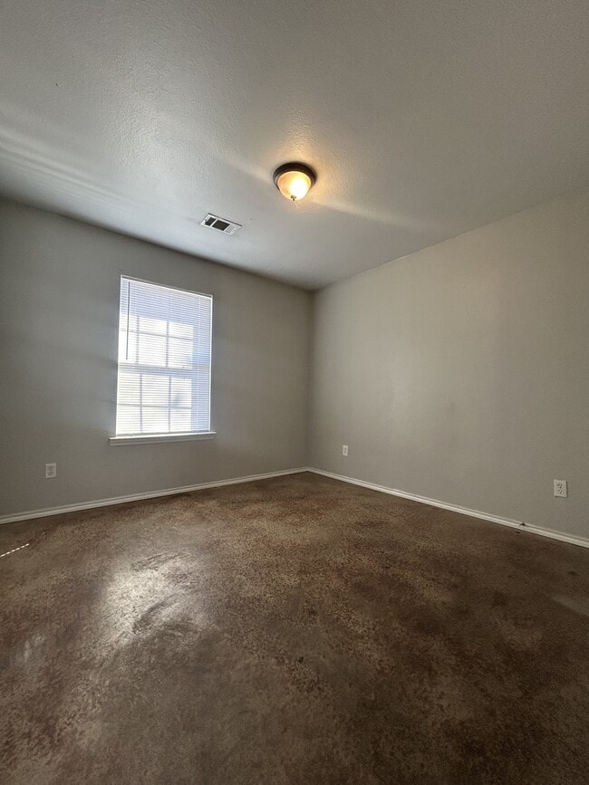 Building Photo - 11910 Fairview St