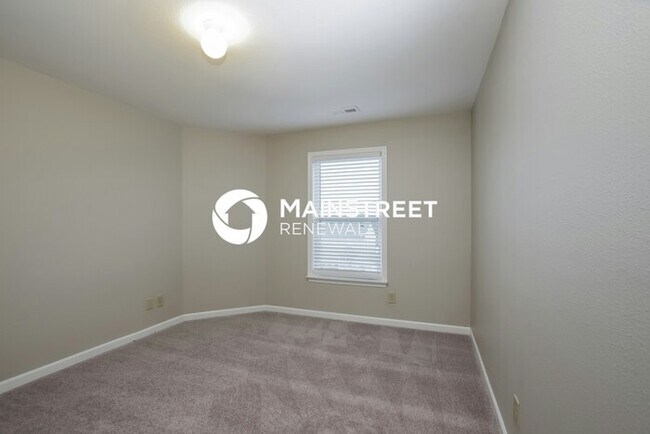Building Photo - 309 Zander Woods Ct
