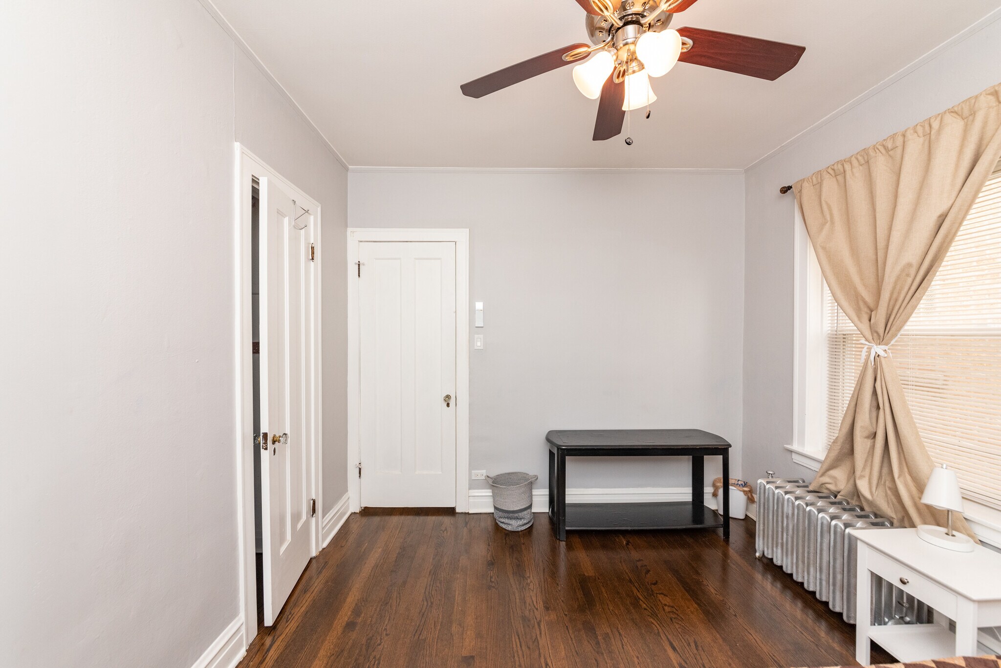 Building Photo - 4014 W Nelson St