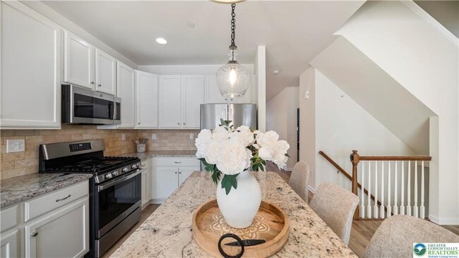 Building Photo - 358 Redclover Ln