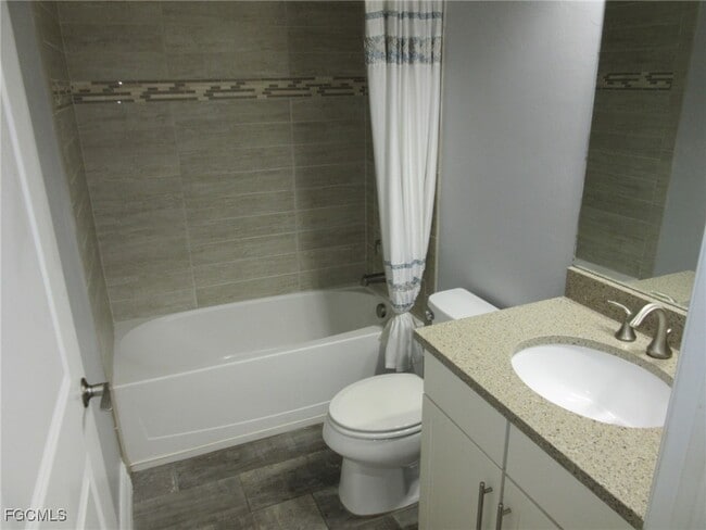 Building Photo - 14589 Laguna Dr