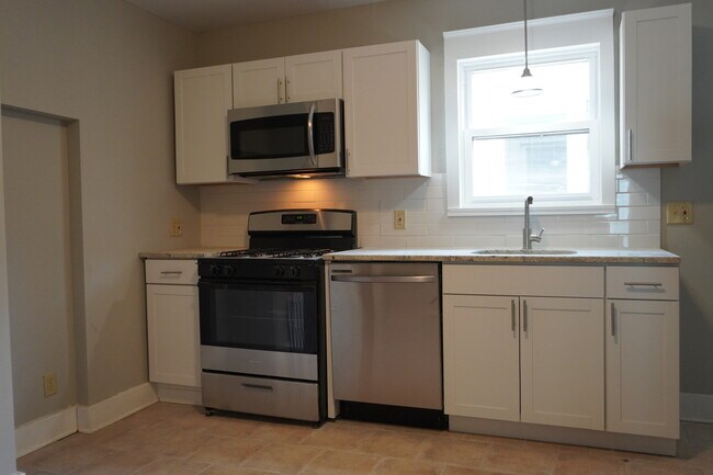 Building Photo - 58 Summit Ave