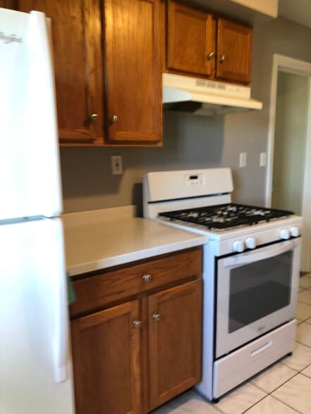 Building Photo - 1558 W 45th St