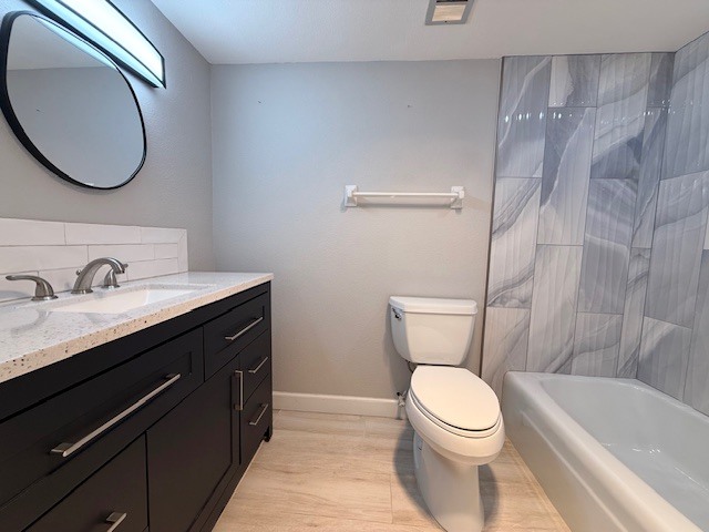 Building Photo - 7351 W Country Club Dr N