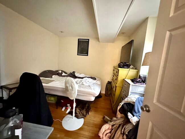 Building Photo - 108 Myrtle St