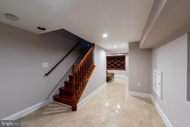 Building Photo - 316 Albemarle St