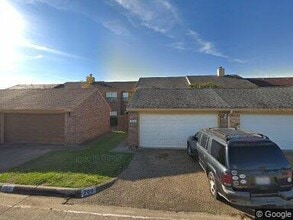 Building Photo - 708 Champion Ct