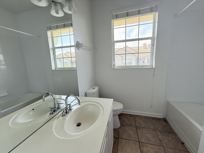 Building Photo - 3326 Robert Trent Jones Dr