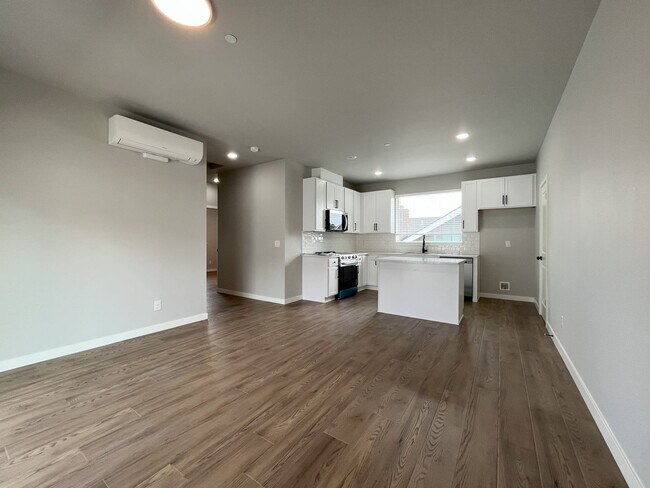 Building Photo - Luxury Living with Granite Counters & Stai...