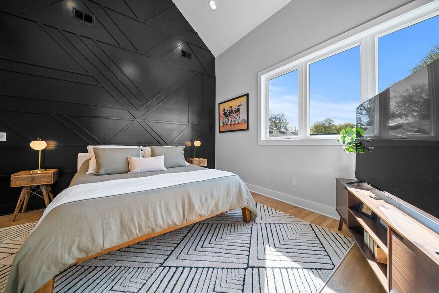 Building Photo - 1102C Buchanan St