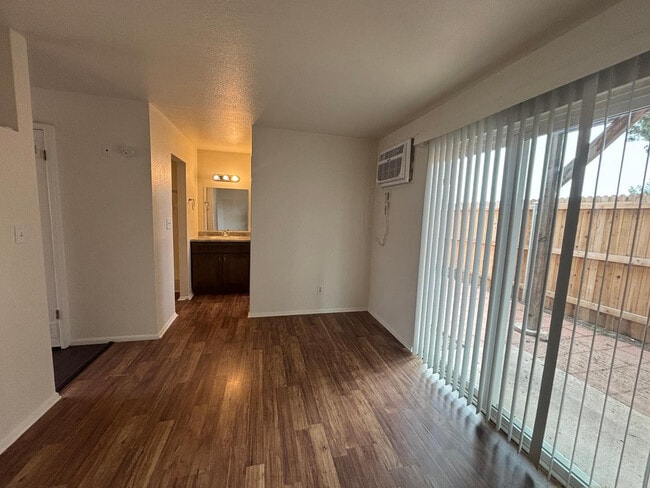 Building Photo - 1200 Lanny Ave