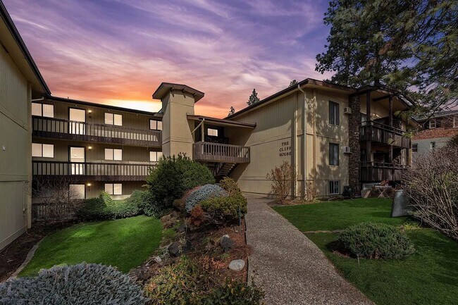 Building Photo - 844 W Cliff Dr