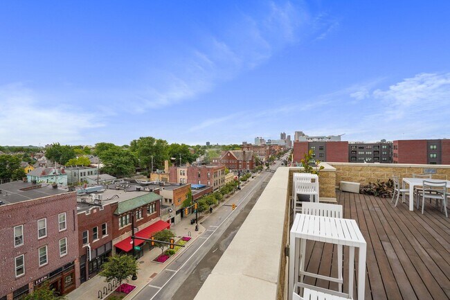 Building Photo - 1145 N High St