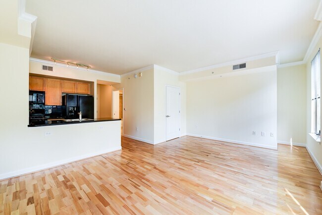 Building Photo - Logan Circle Studio Apartment for Rent Ava...