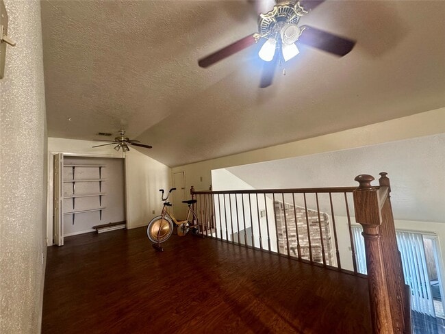 Building Photo - 5144 Beaverhill Dr