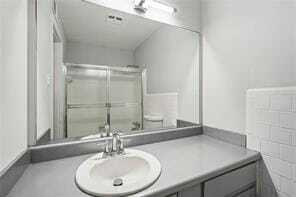 Building Photo - 5560 Kingsport Dr