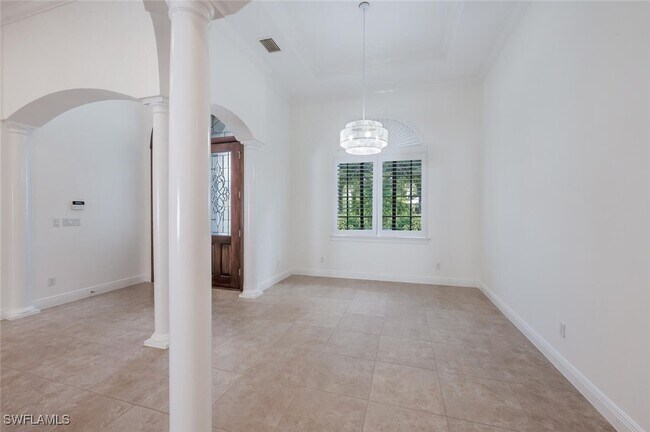 Building Photo - 600 6th Ave N