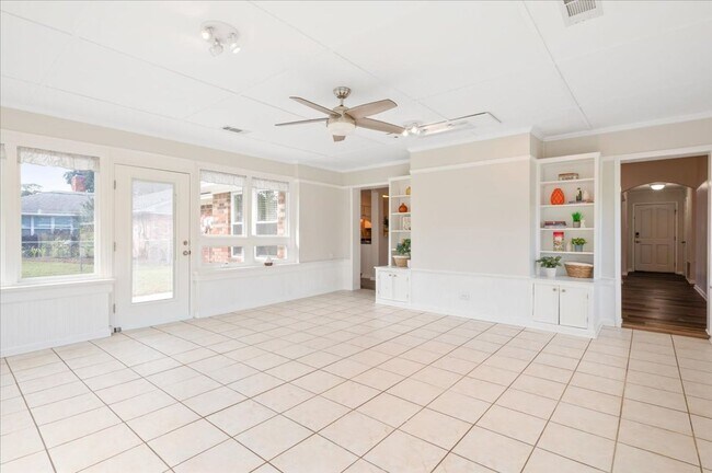 Building Photo - Well-Maintained Ranch Home in Southside Savannah For Lease