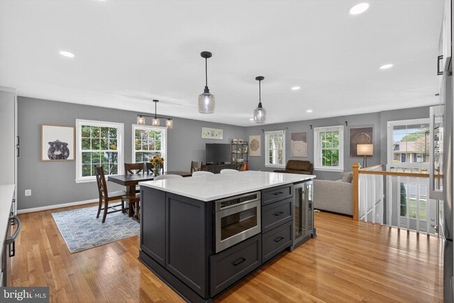 Building Photo - 9801 Meadow Valley Dr