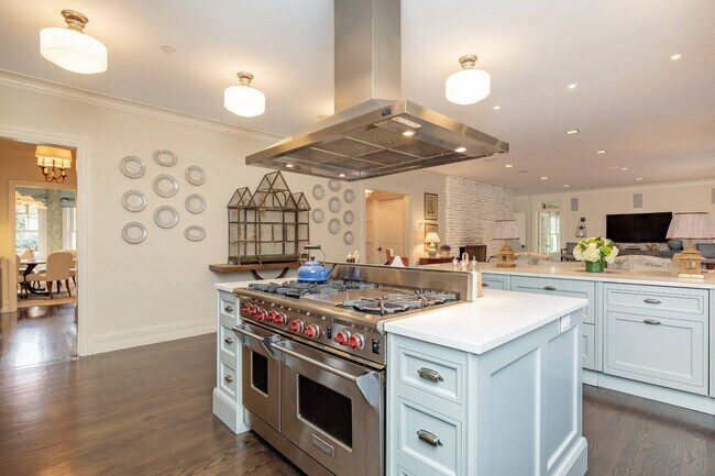 Building Photo - 63 Meadowmere Pl