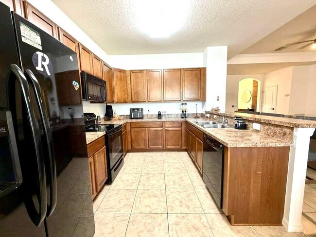 Building Photo - 32914 Hillman Ct