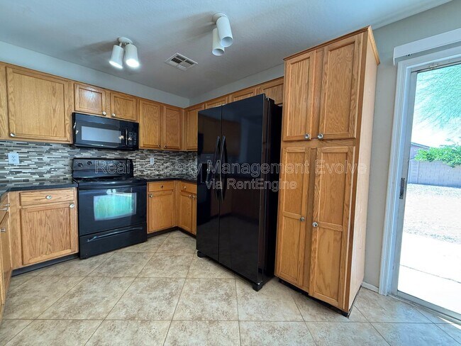 Building Photo - 22621 W Yavapai St