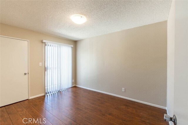 Building Photo - 569 Palm Dr