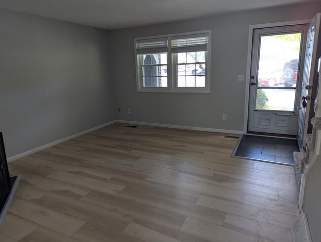 Building Photo - 160 Winterwood Dr