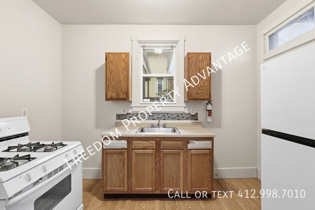 Building Photo - 412 Edgemont St