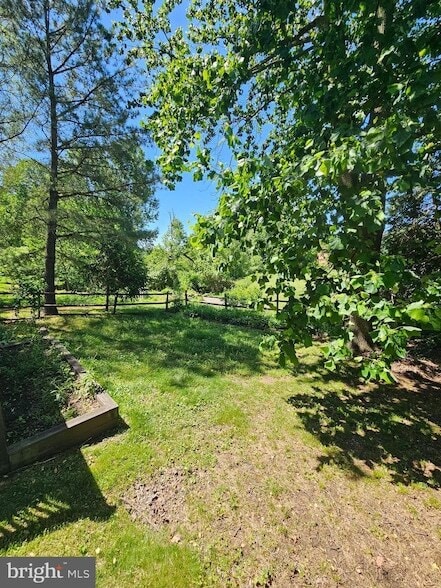 Building Photo - 5424 Jenmatt Dr