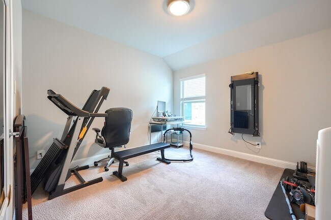 Building Photo - 2446 Bainbridge Dr