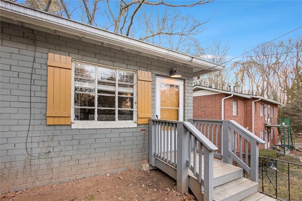 Building Photo - 121 Fairview St