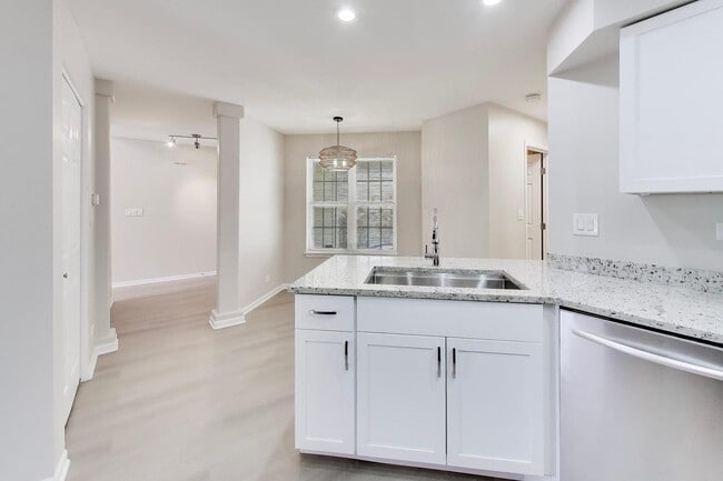 Building Photo - 2073 Cambria Ct