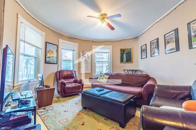 9/1 Spacious 4BR/1.5BA in BU South Campus... - 9/1  Spacious 4BR/1.5BA in BU South Campus...