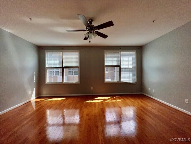 Building Photo - 3924 Village Townes Walk