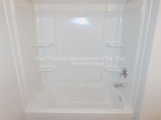 Building Photo - 18 Covey Ct