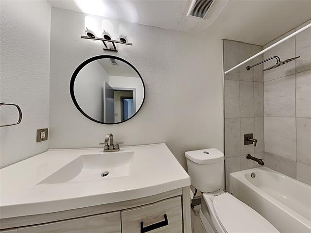 Building Photo - 10304 Blackjack Oaks Dr