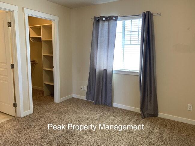 Building Photo - 8786 W Pine Valley Ln