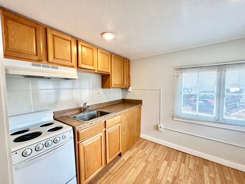 Building Photo - 414 E Mercer St