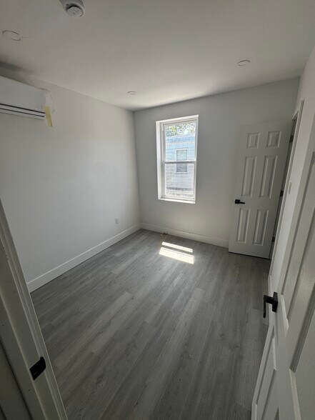 Building Photo - 2512 S Dewey St