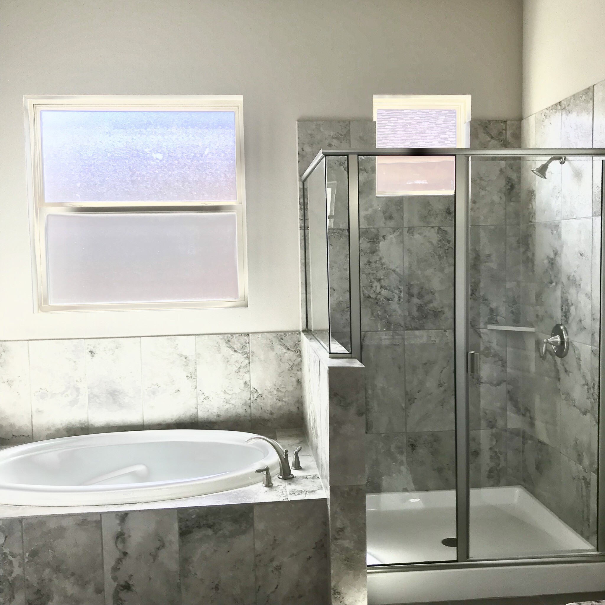 Master bathroom - 3750 E Palm Valley Blvd