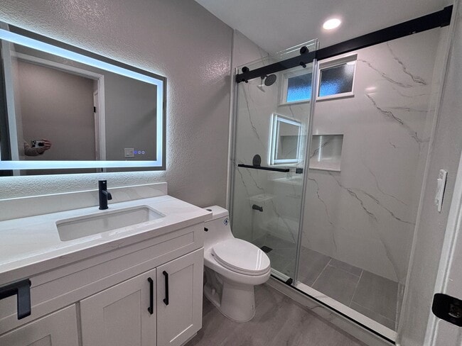 Building Photo - EVERGREEN- Newly Remodeled 3BR/2 BA Home with Spacious Backyard