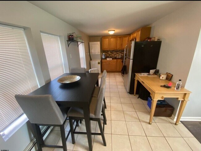 Primary Photo - 133 N Dudley Ave