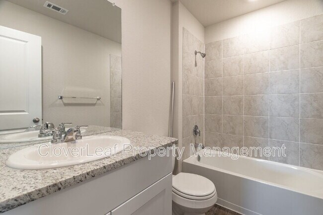 Building Photo - 466 Orion Dr
